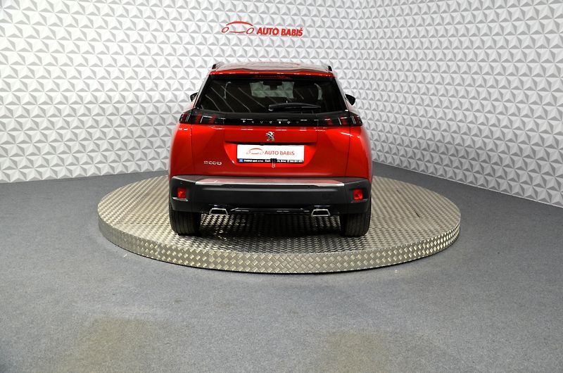 Peugeot 2008 (2021) 1.2PT 130k Allure TOP stav - fotka 6 z 18