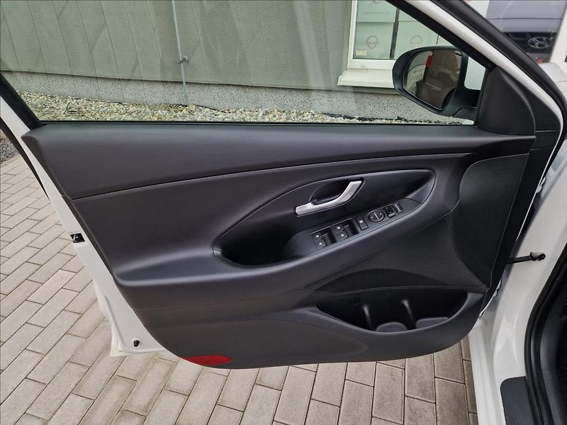 Hyundai i30 1.0 T-GDI Comfort,ČR,1.Maj. - fotka 33 z 49