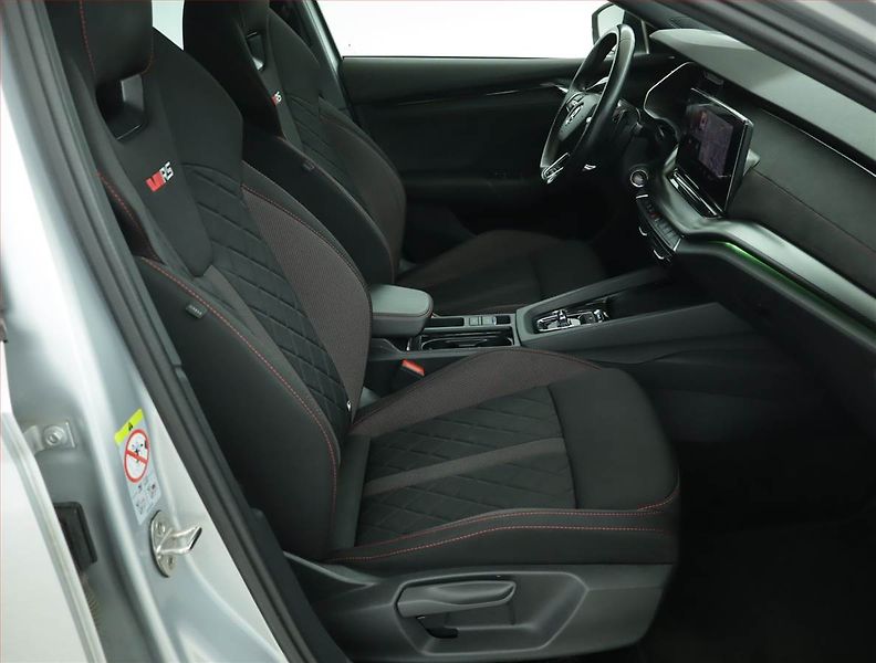 Škoda Octavia (2023) 2.0 TDI - fotka 9 z 17