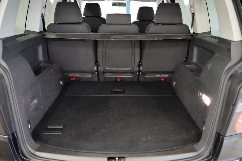 Volkswagen Touran - fotka 25 z 25