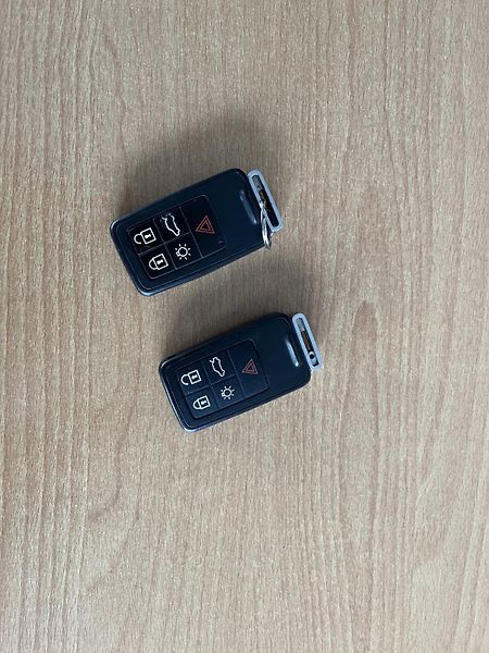 Volvo V70 2.4 D5 136 kW Automat - fotka 30 z 30