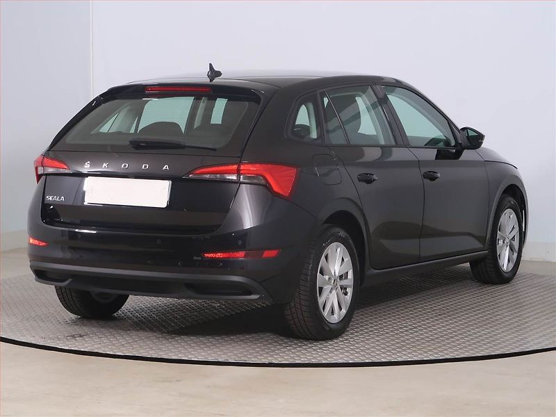 Škoda Scala (2024) Fresh 1.5 TSI, ČR,1.maj - fotka 5 z 24