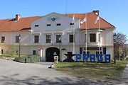 Vystěhovávání vozů pana Příhody z muzea Praga ve Zbuzanech