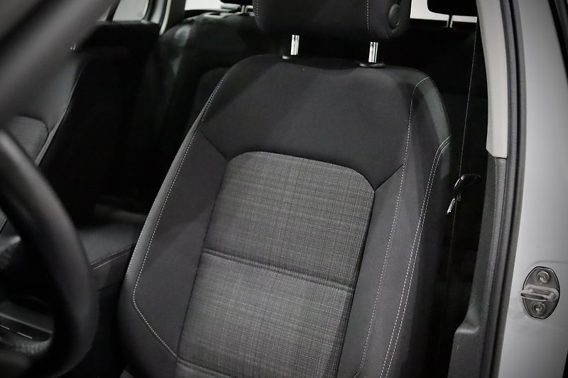 Volkswagen Passat B8 FL Var. 2.0 TSI 140 kW DSG - fotka 14 z 46
