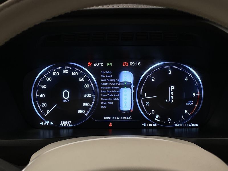 Volvo XC90 D5 AWD INSCRIPTION REZERVACE - fotka 25 z 56