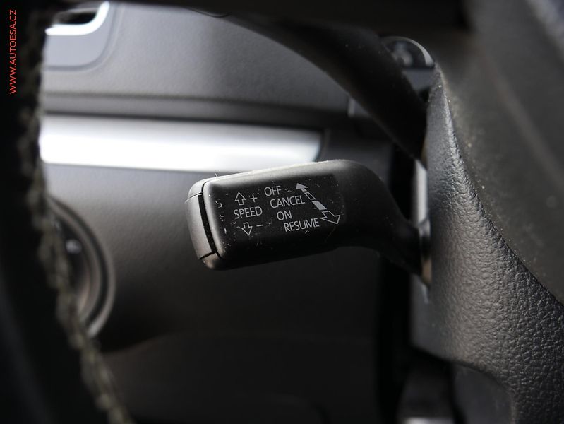 Volkswagen Sharan (2014) 2.0 TDI, panorama, autoAC - fotka 17 z 21