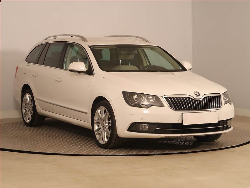 Škoda Superb (2013) Elegance 1.8 TSI, 4X4, Kůže - fotografie inzerátu
