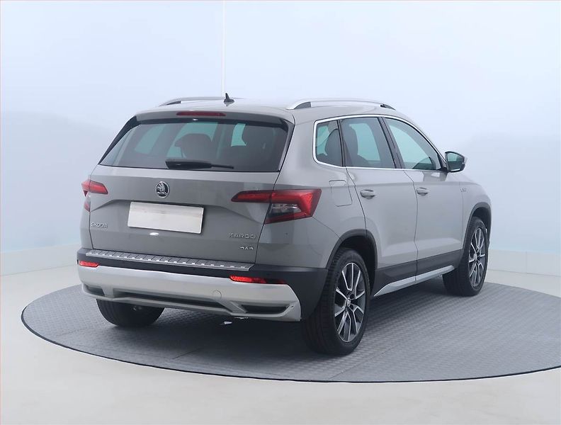Škoda Karoq (2019) Scout 1.5 TSI 4x4, 4X4 - fotka 5 z 16