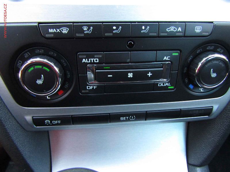 Škoda Octavia (2010) 2.0 TDi, RS, navi - fotka 14 z 17
