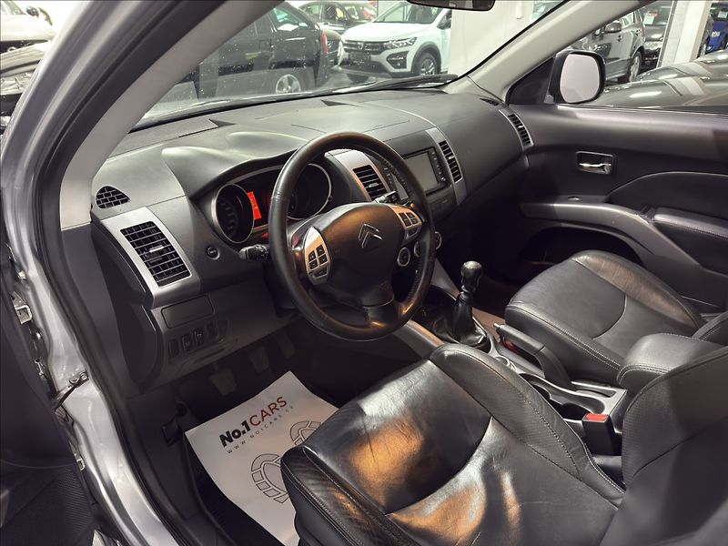 Citroën C-Crosser 2,2   HDI AWD EXCLUSIVE XENON - fotka 7 z 38