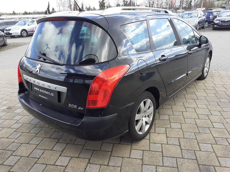 Peugeot 308 (2009) SW 1.6 16V - fotka 4 z 29