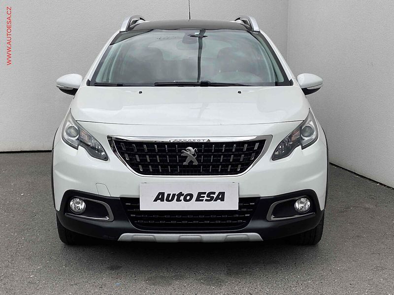 Peugeot 2008 (2018) 1.2 PT, Crossway, TZ, panor - fotka 2 z 18