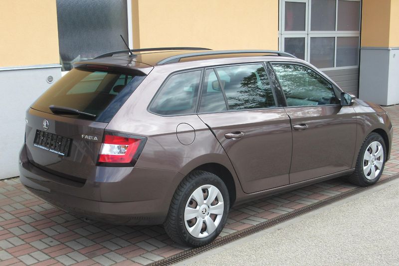 Škoda Fabia 1.2 TSi KLIMA VYHŘ. SEDADLA - fotka 5 z 22