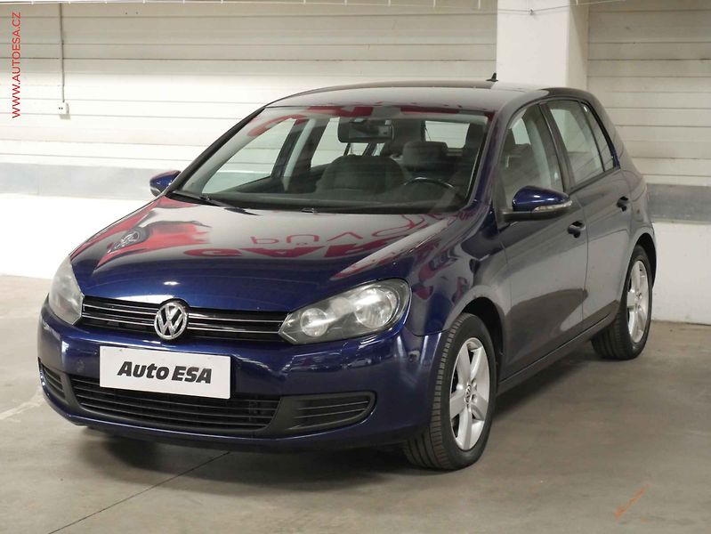 Volkswagen Golf (2011) 1.6TDi, Navi, AC - fotka 3 z 21