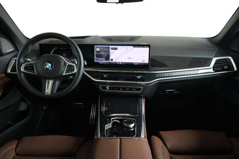 BMW X5 xDrive30d - fotka 5 z 33