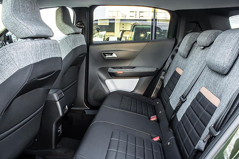 Citroën C3 Aircross (2026) 1,2 PLUS Hybrid 145k Automat - fotka 18 z 18