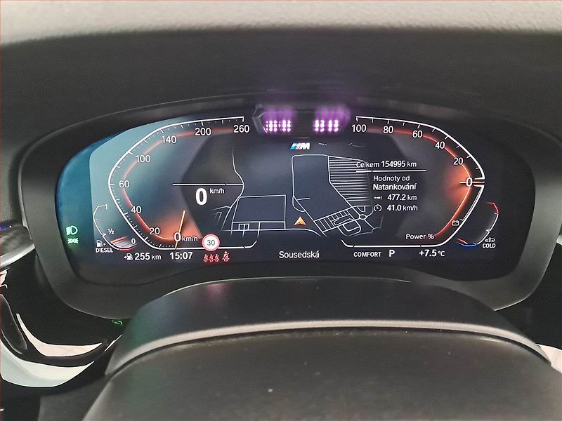 BMW Řada 5 (2021) 540d xDrive - fotka 11 z 16