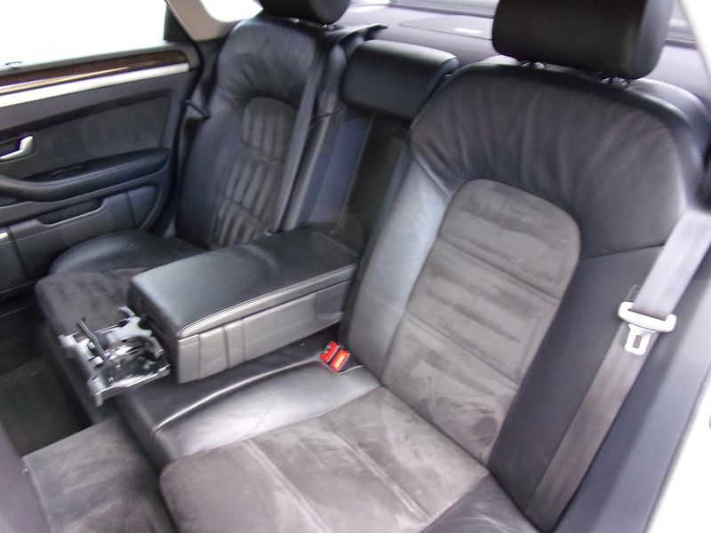 Audi S8 5.2V10 331kW CERAMIC  TOP CENA - fotka 16 z 25