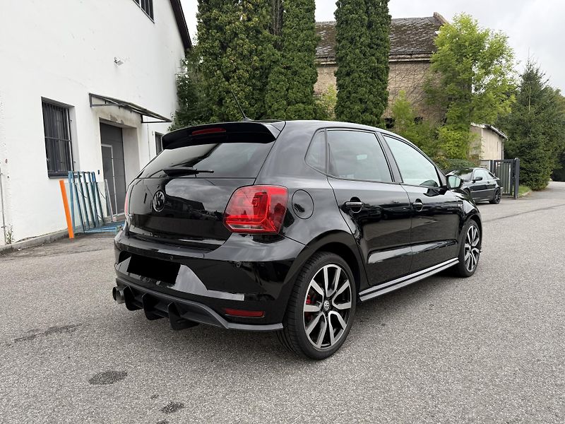 Volkswagen Polo V 1.8 GTI 141 kW - fotka 4 z 21