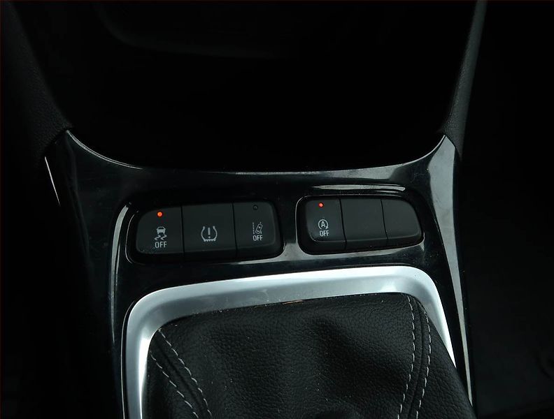 Opel Crossland X (2021) 1.2 Turbo, ČR,1.maj - fotka 16 z 16