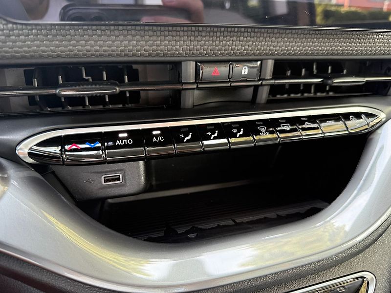 Fiat 500 LaPrima 3+1 42 kWh - fotka 24 z 38