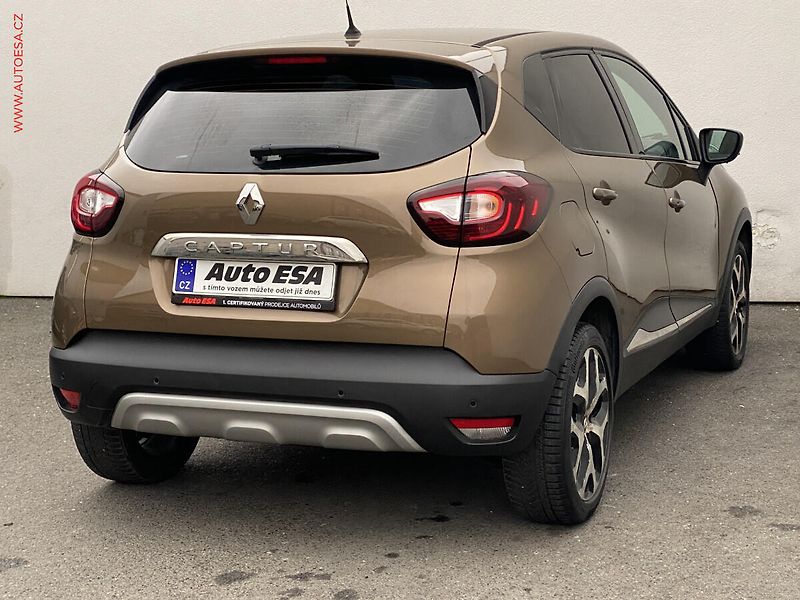 Renault Captur (2018) 0.9 TCe, ČR, LED, AC, tempo - fotka 4 z 19