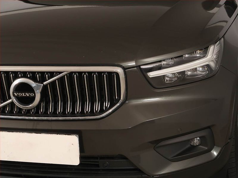 Volvo XC40 (2018) Inscription D4 AWD, 4X4 - fotka 17 z 17