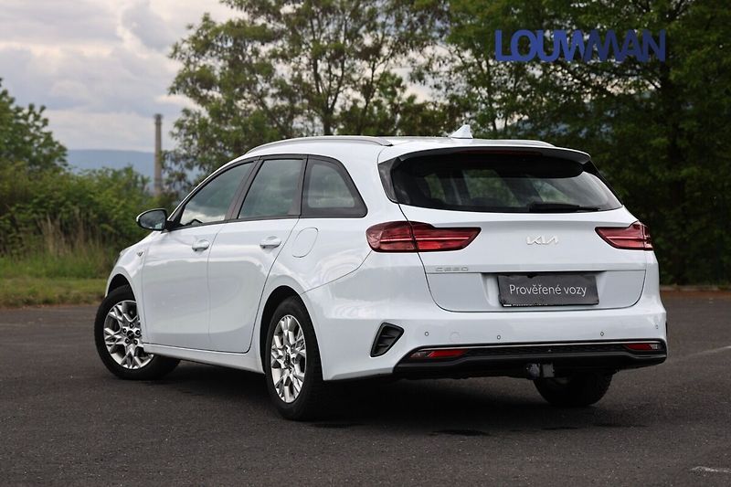 Kia Ceed 1.5 T-GDI SPIN - fotka 20 z 22