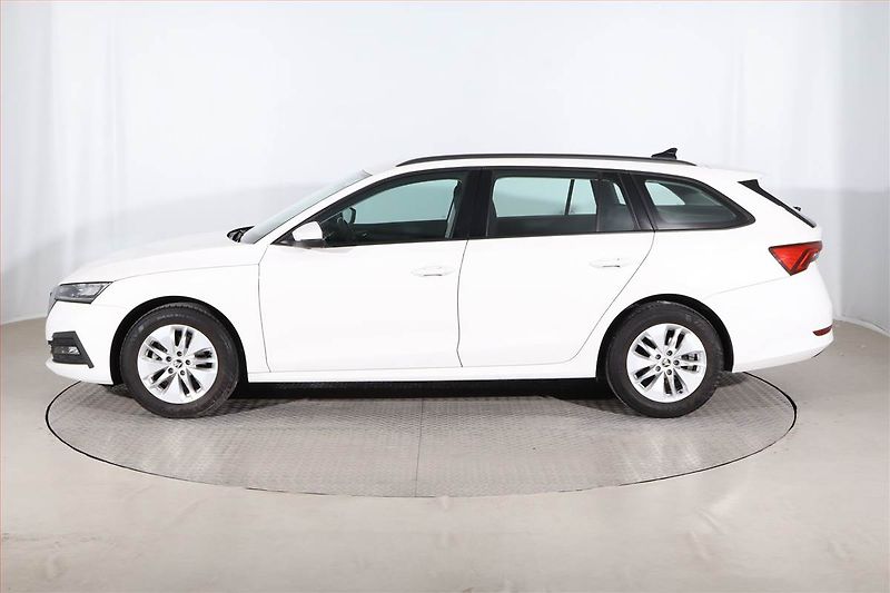 Škoda Octavia (2022) 1.0 TSI, Tempomat - fotka 3 z 25