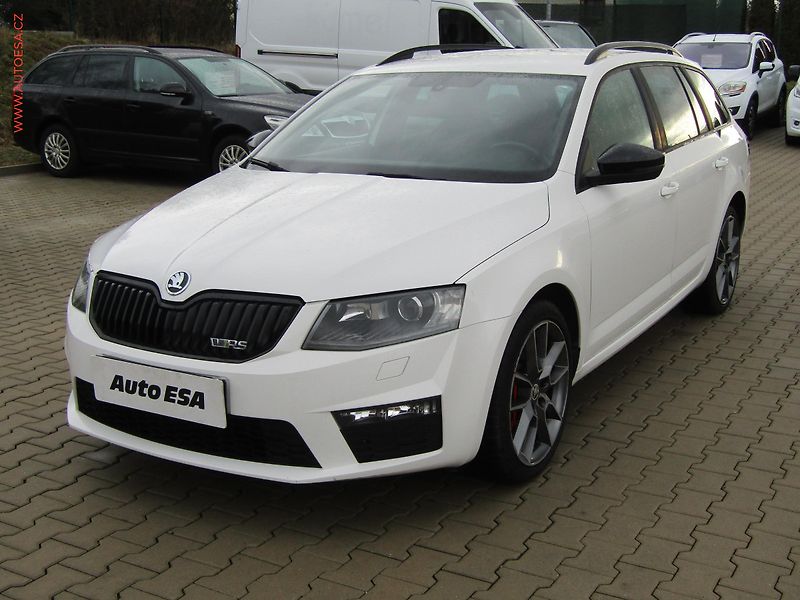 Škoda Octavia (2014) 2.0 TDi, ČR, RS, DSG, bixen - fotka 3 z 17