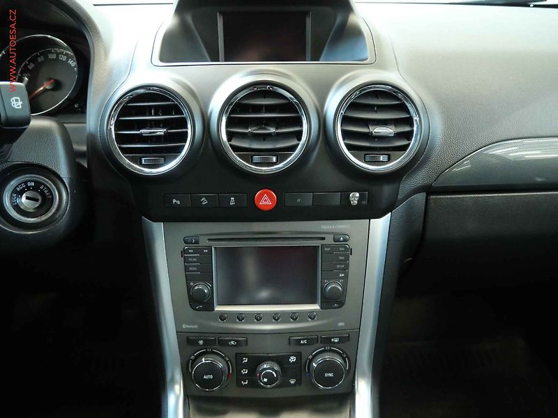 Opel Antara (2015) 2.2 CDTi, AC, tempo, park - fotka 13 z 22