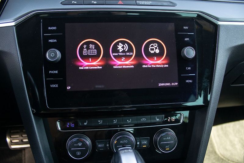 Volkswagen Passat 2.0 TDI DSG R-Line / 110kW / A - fotka 13 z 23