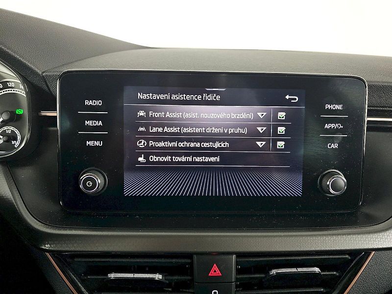 Škoda Kamiq (2022) 1.0TSI 81kW DSG STYLE - fotka 11 z 30