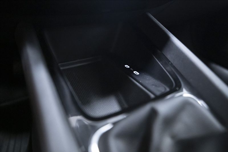Škoda Octavia 2,0 TDI 1. MAJ ČR VÝHŘEV DPH - fotka 24 z 42