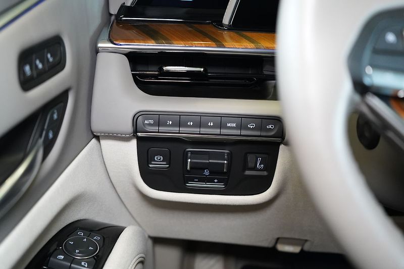 Cadillac Escalade Sport Platinum - fotka 33 z 54
