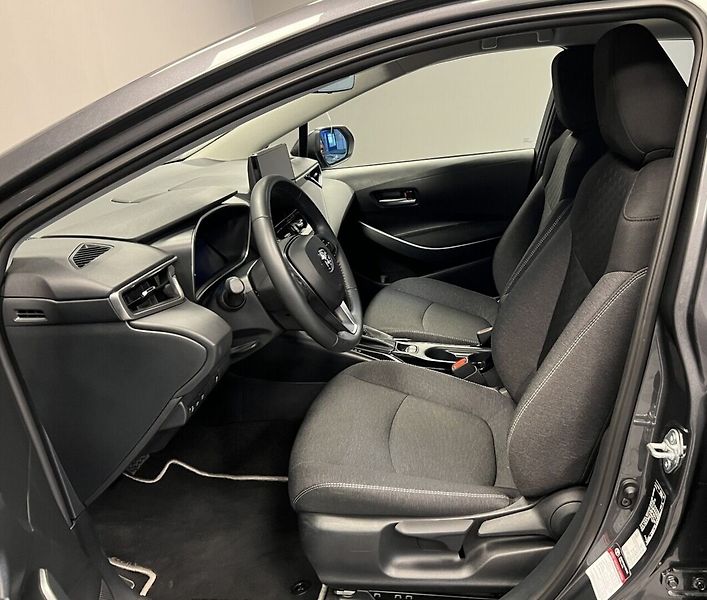 Toyota Corolla 1,8 Hybrid AT Comfort - fotka 6 z 16