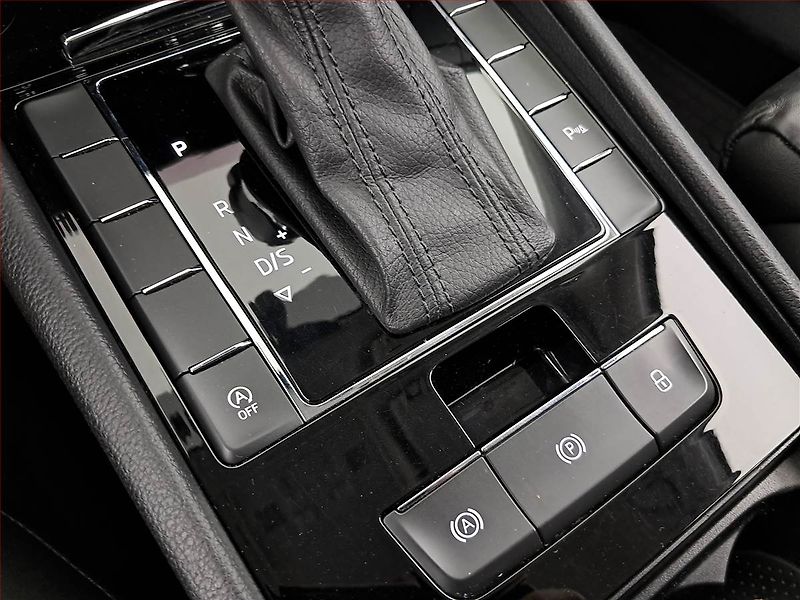 Škoda Superb (2018) 1.6 TDI, Automat, Kůže - fotka 18 z 22