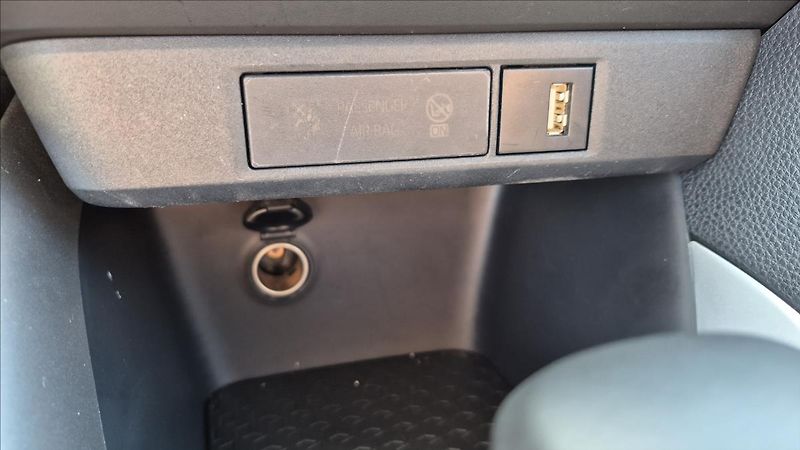 Toyota Yaris 1,5 TNGA HEV 92-1 CVT ČR - fotka 21 z 23
