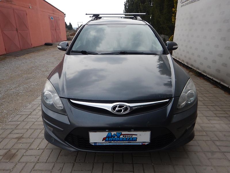 Hyundai i30 1.6 CRdi 85kw ,klima  OK - fotka 6 z 21