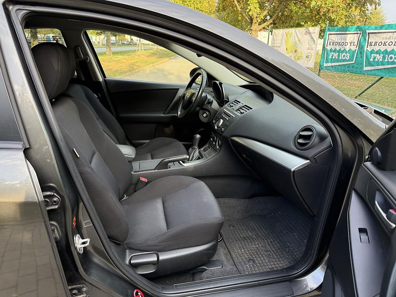 Mazda 3 2.0 Exclusive-Line - fotka 23 z 33