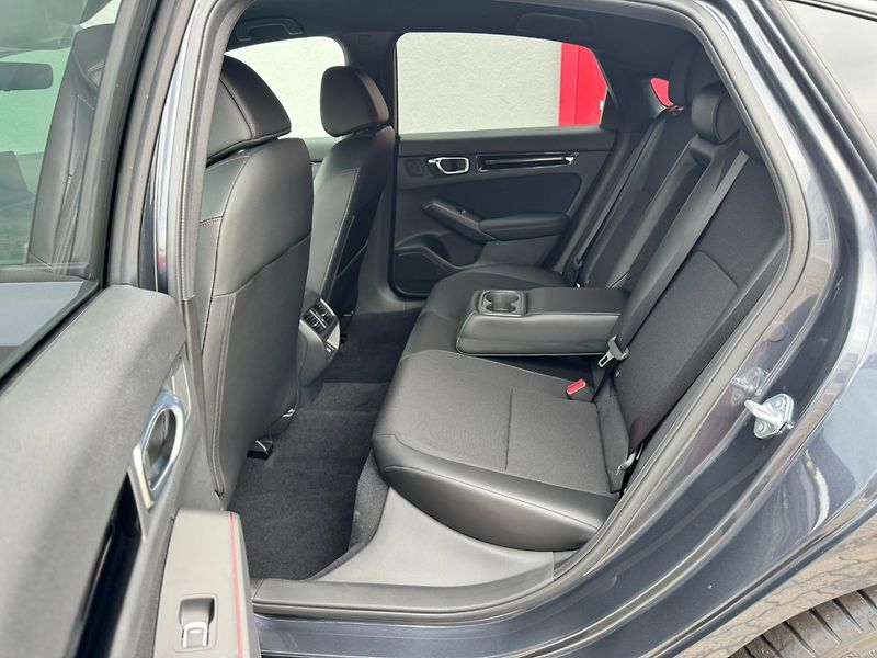 Honda Civic (2026) 2.0 e:HEV SPORT MR27 SKLADEM - fotka 24 z 44