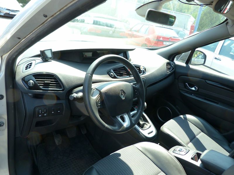 Renault Scénic 1.5 dci - fotka 10 z 19