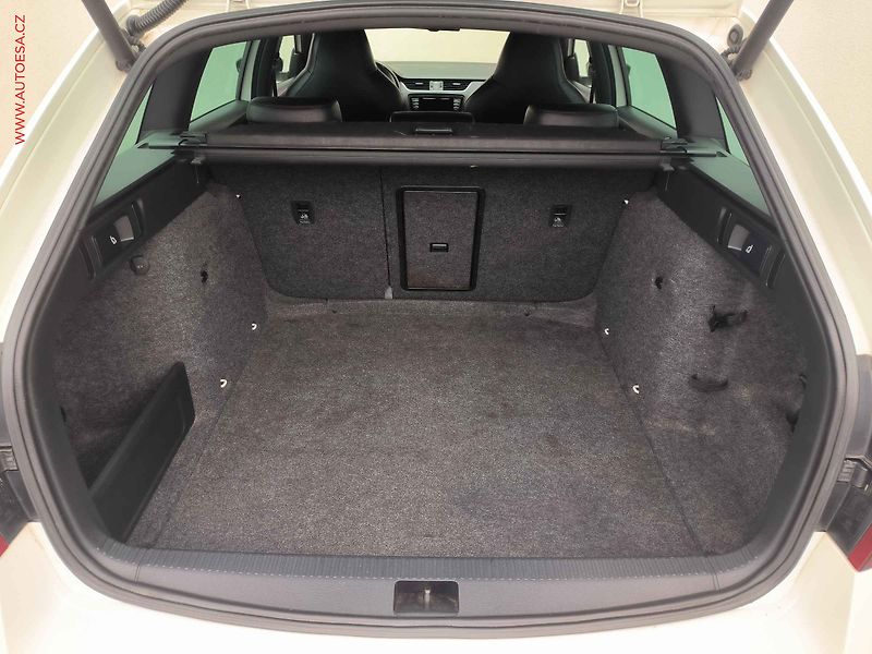 Škoda Octavia (2014) 2.0 TDi, ČR, RS, DSG, bixen - fotka 7 z 20