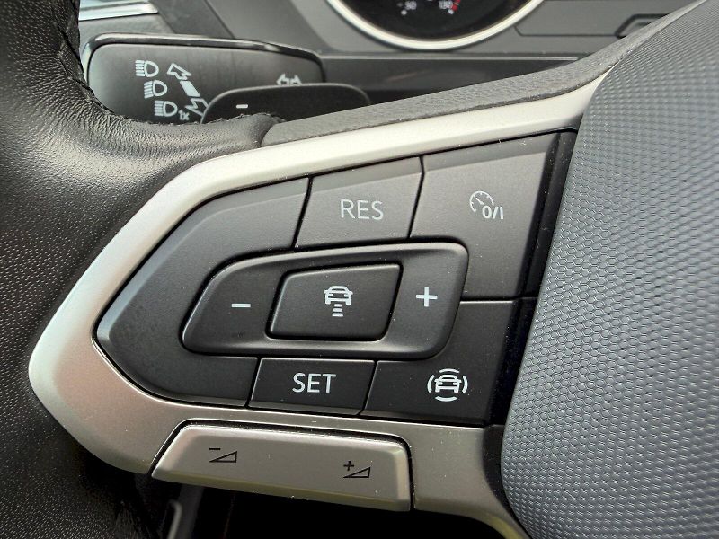 Volkswagen Tiguan (2022) 1.5 TSI 110kW DSG Life Matrix - fotka 12 z 35