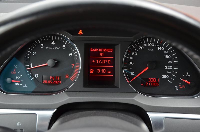 Audi A6 (2005) Avant 2.4i V6 130kW  - fotka 24 z 28