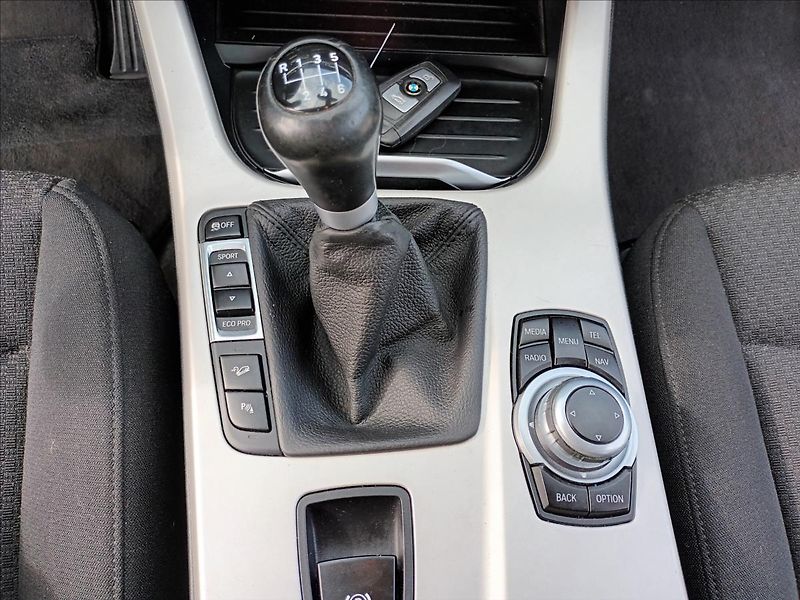 BMW X4 2,0 xDrive20d,MANUÁL,NAVI, - fotka 36 z 41