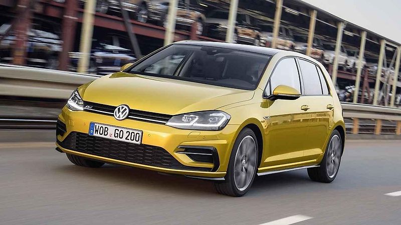 Porovnání prvního a posledního Volkswagenu Golf.