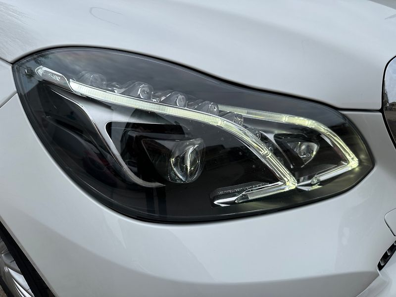 Mercedes-Benz Třídy E (2016) 350CDI 4Matic Elegance - fotka 9 z 40