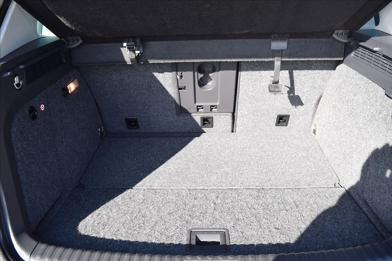 Volkswagen Tiguan 2,0 TDI 103KW NAVI TAŽNÉ ALU - fotka 14 z 47