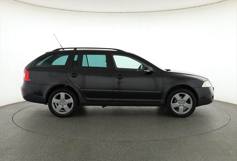 Škoda Octavia (2007) Scout 2.0, 4X4, Tempomat - fotka 6 z 16